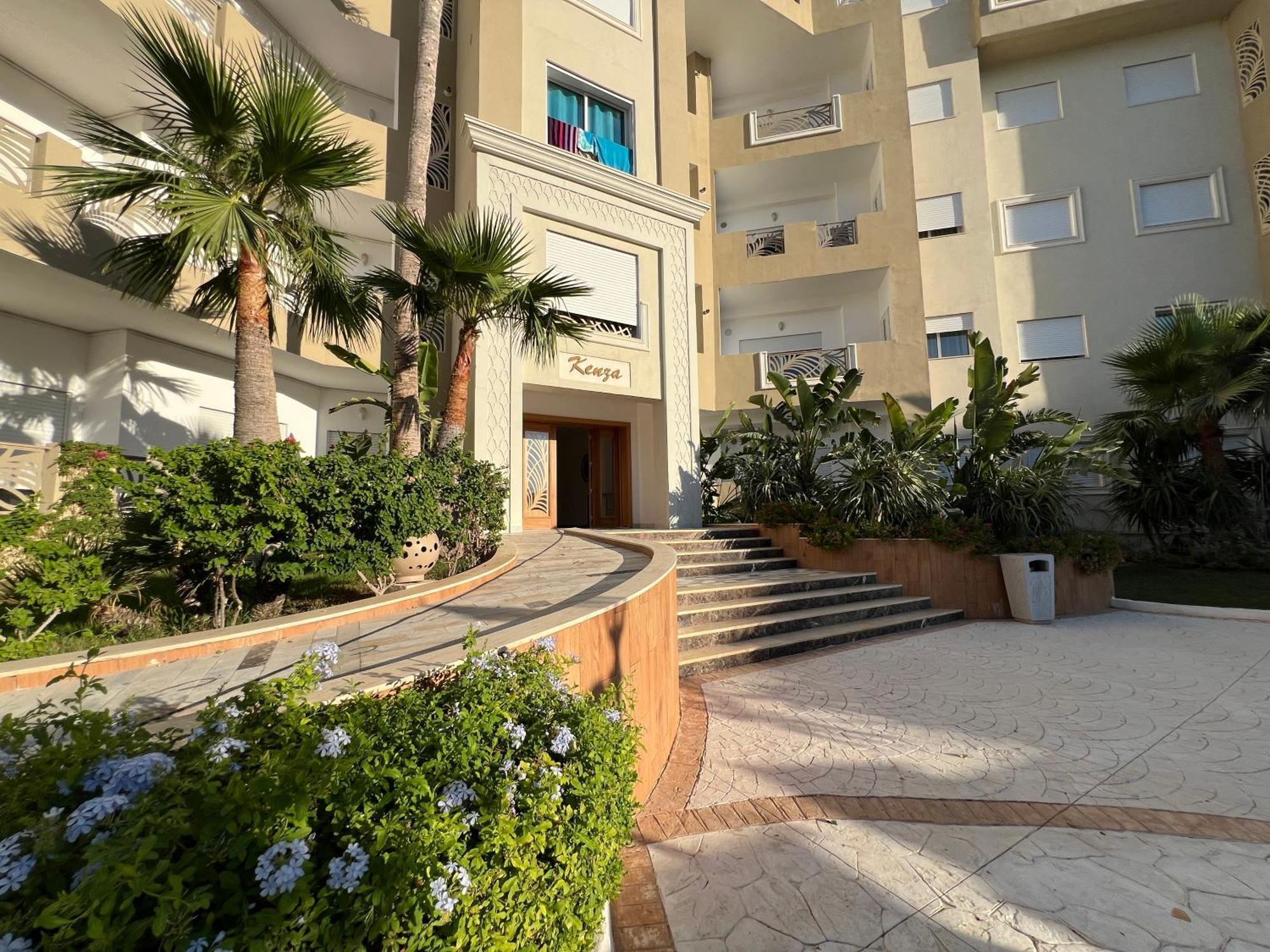 Outstanding Flat With Pool And Near The Beach Apartment Sahline Exterior photo